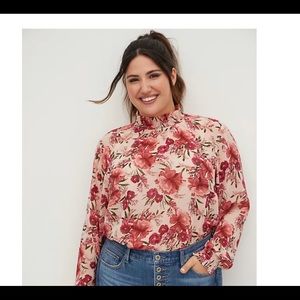 TORRID 2/2X LIGHT PINK FLORAL SHEER CHIFFON SMOCKED MOCK NECK BLOUSE